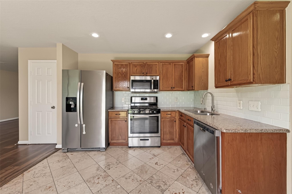 19710 Twin Canyon Court - Photo 12