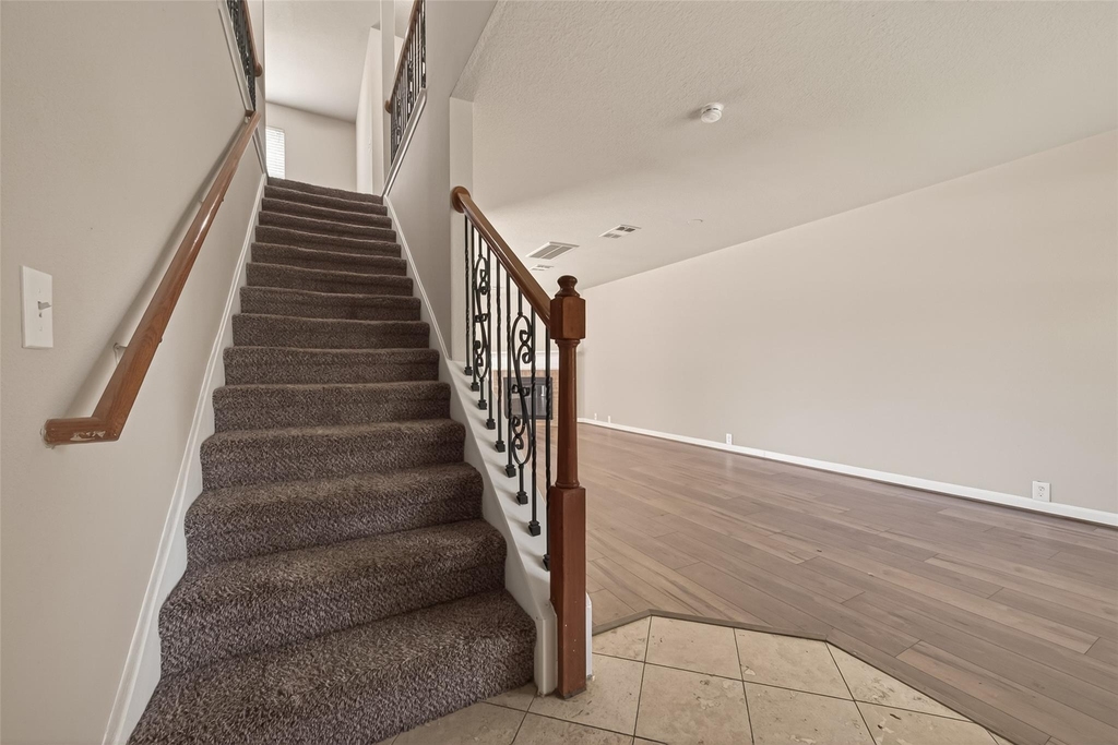 19710 Twin Canyon Court - Photo 3
