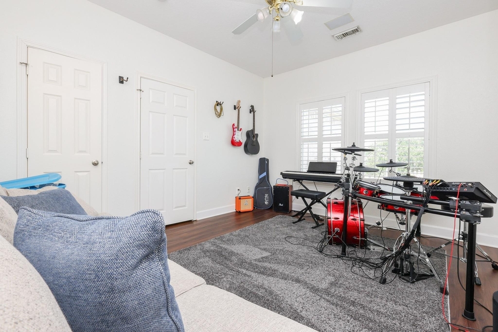 1904 Stonegrove Court - Photo 14