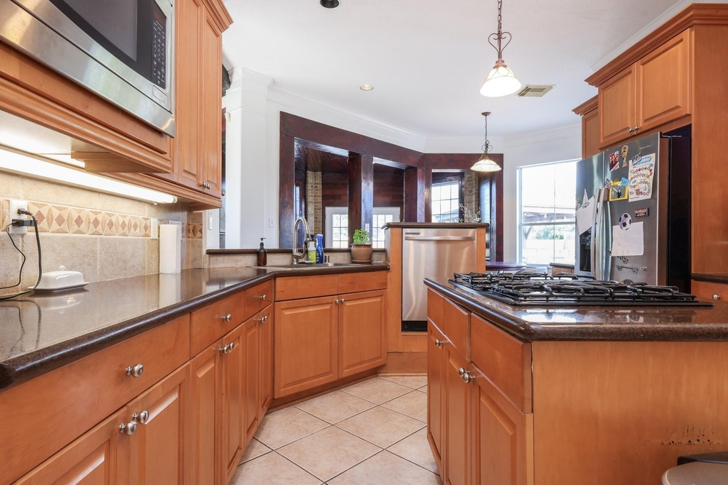 1904 Stonegrove Court - Photo 10