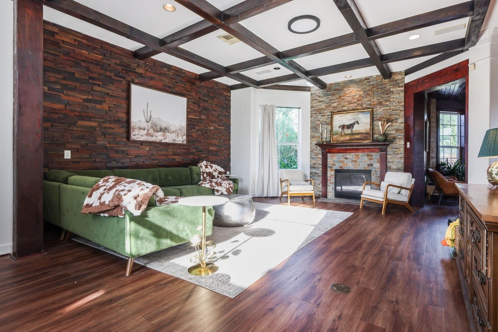 1904 Stonegrove Court - Photo 6