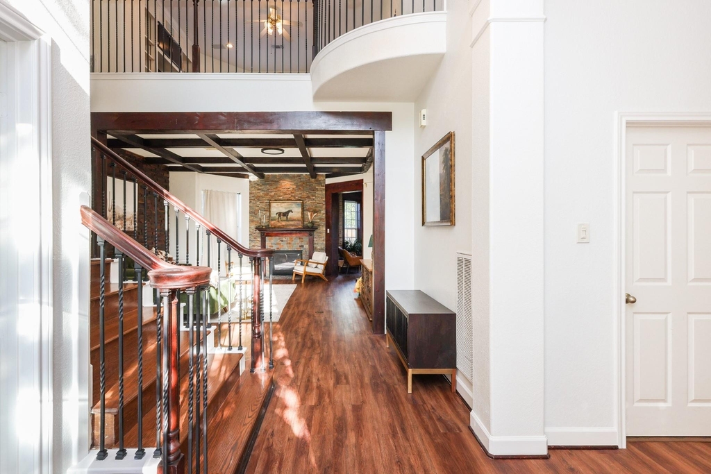 1904 Stonegrove Court - Photo 3