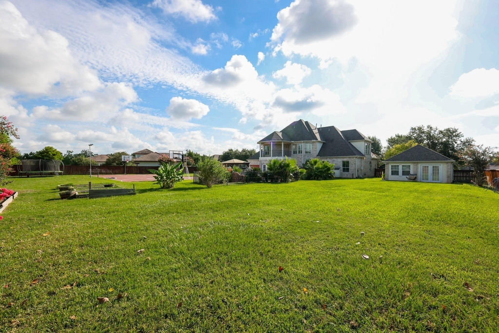 1904 Stonegrove Court - Photo 18