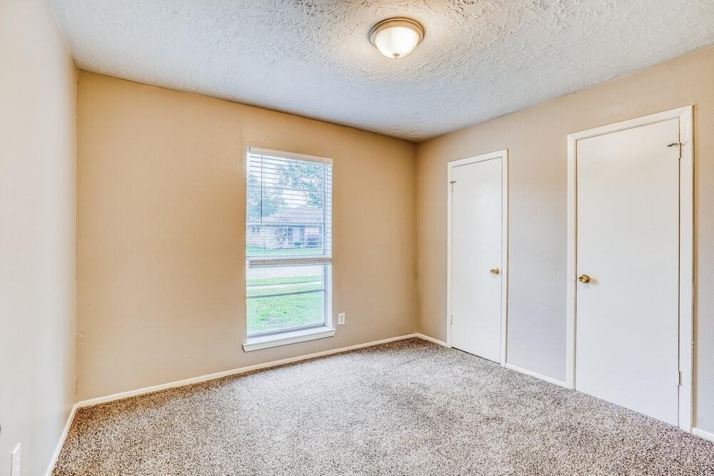 20115 Woodhall Lane - Photo 11