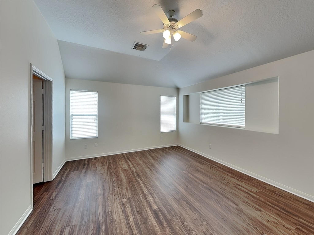 3631 Barkers Crossing Avenue - Photo 14
