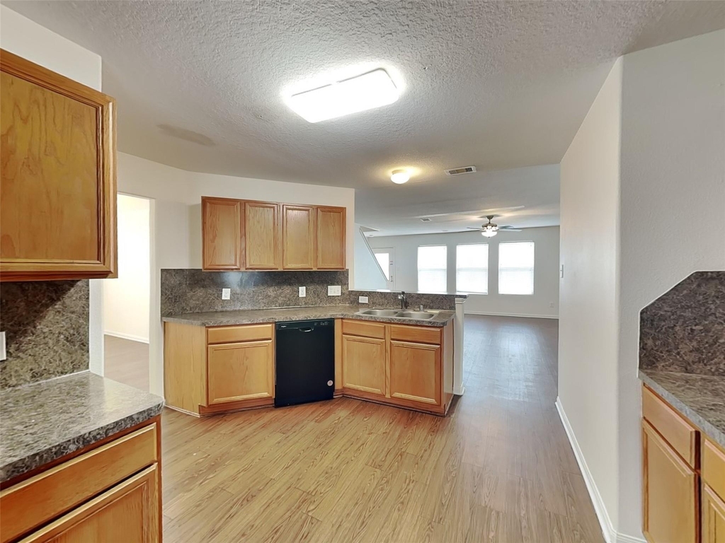 3631 Barkers Crossing Avenue - Photo 2
