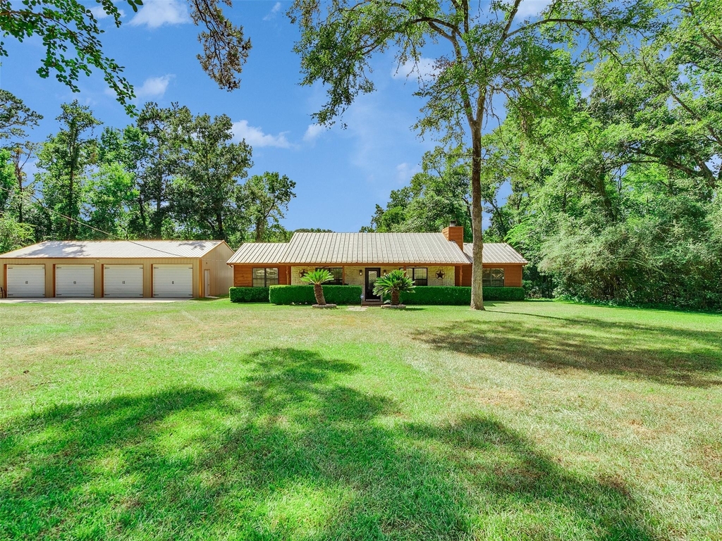18085 Lake Drive E - Photo 2