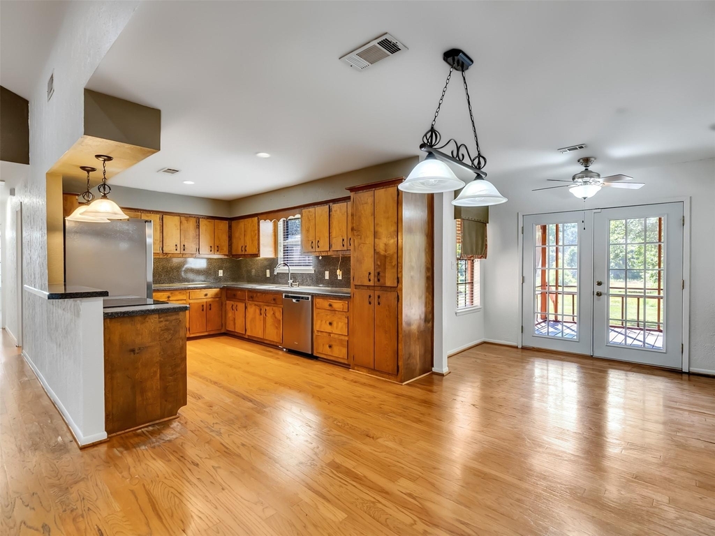 18085 Lake Drive E - Photo 15
