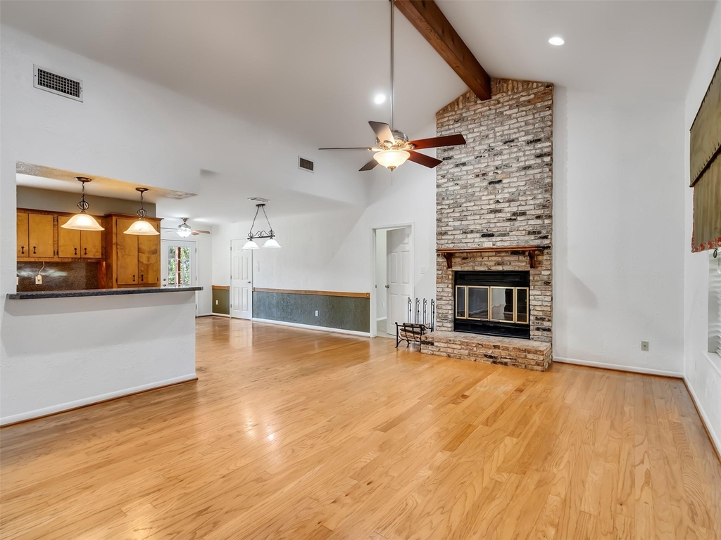 18085 Lake Drive E - Photo 7
