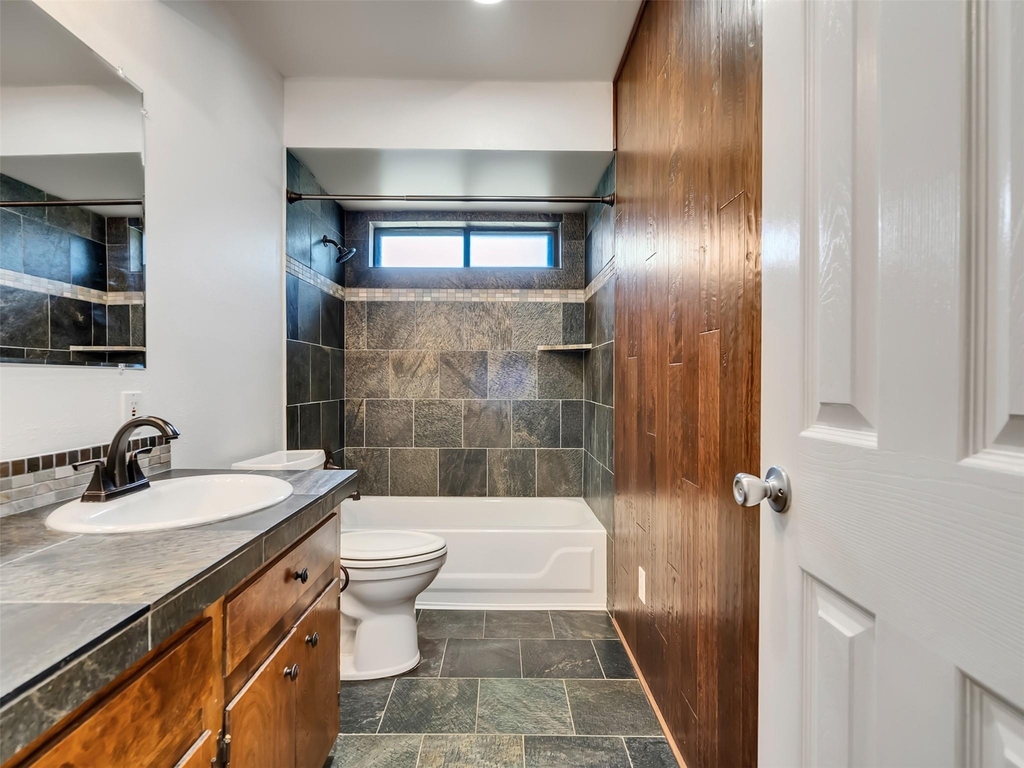 18085 Lake Drive E - Photo 30
