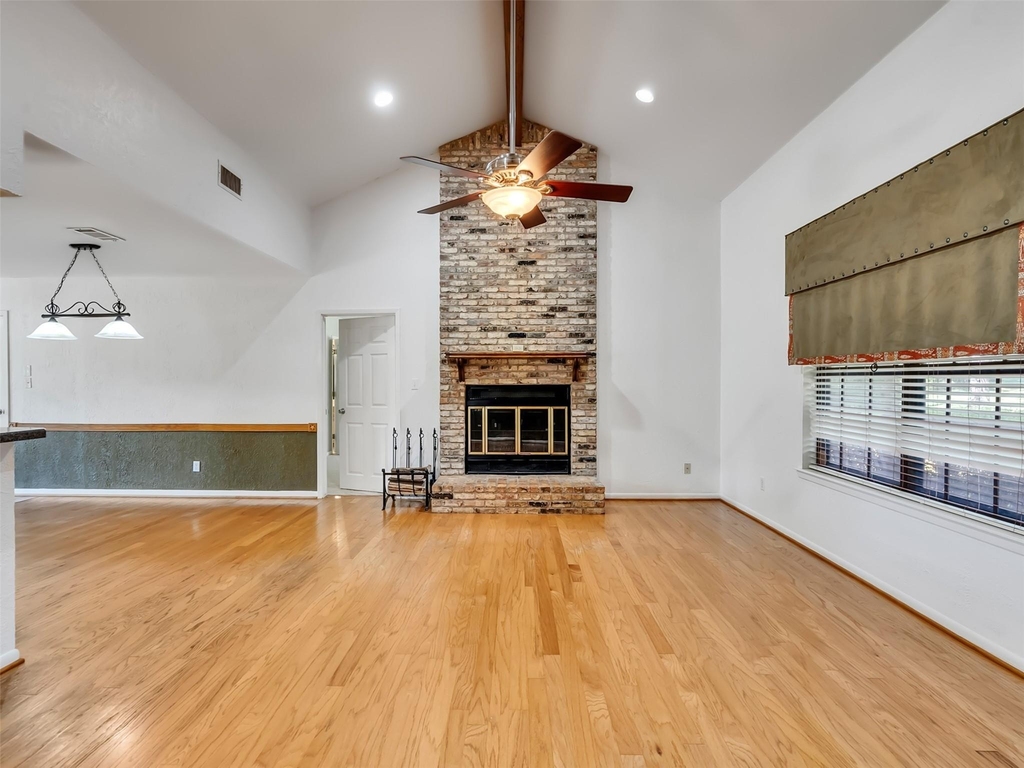 18085 Lake Drive E - Photo 8