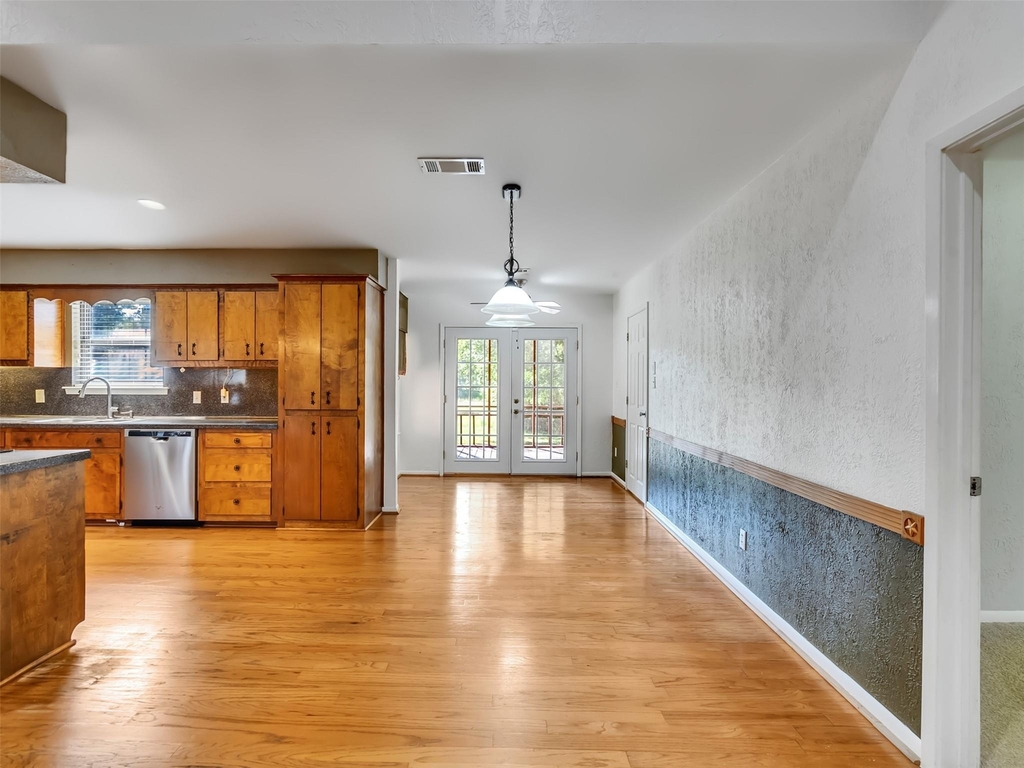 18085 Lake Drive E - Photo 16