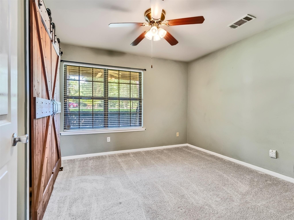 18085 Lake Drive E - Photo 29