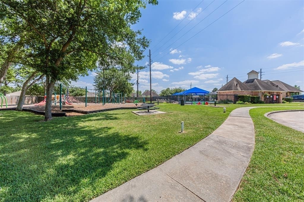 17106 Summer Hollow Drive - Photo 32