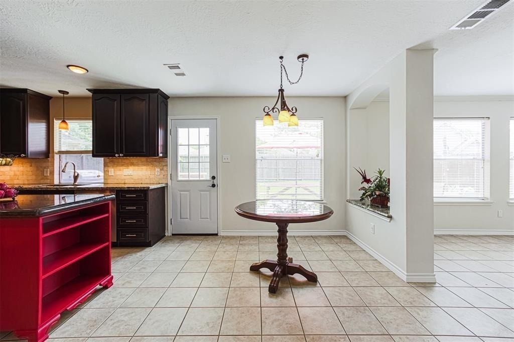 17106 Summer Hollow Drive - Photo 4