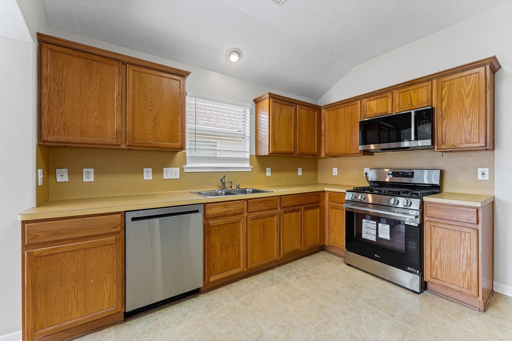 21218 Rezanof Road - Photo 5