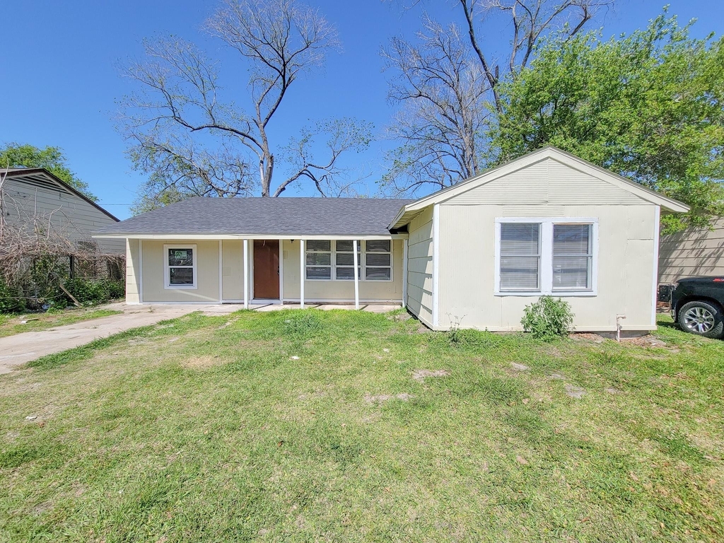 5815 Southseas Street - Photo 0