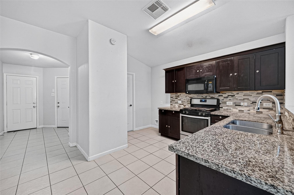 10907 Barker Gate Court - Photo 7