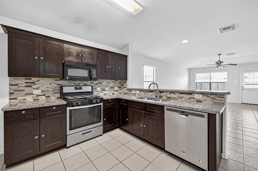 10907 Barker Gate Court - Photo 9