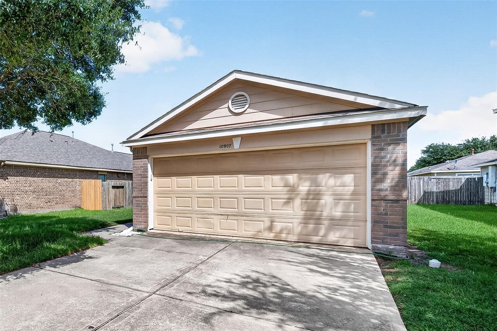 10907 Barker Gate Court - Photo 4