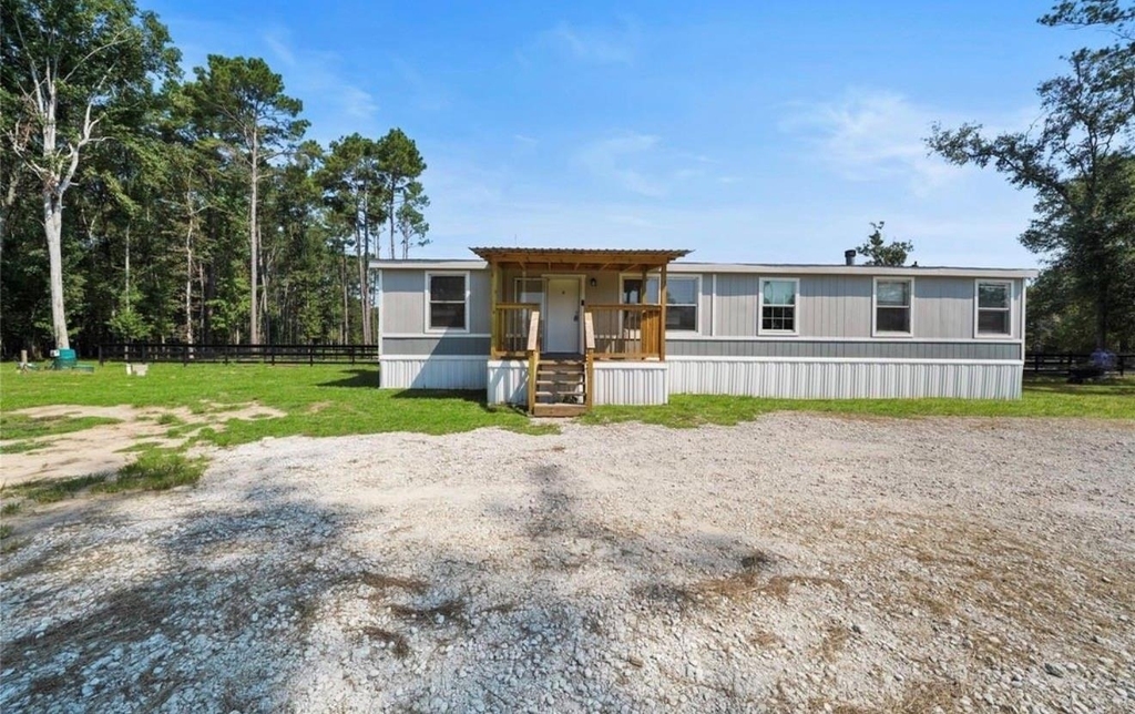 15750 W Relza Drive - Photo 0