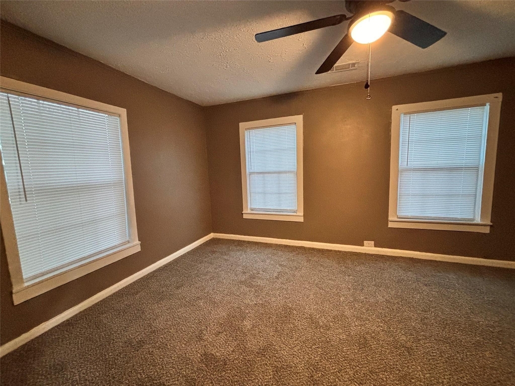 1106 Elm Street - Photo 5