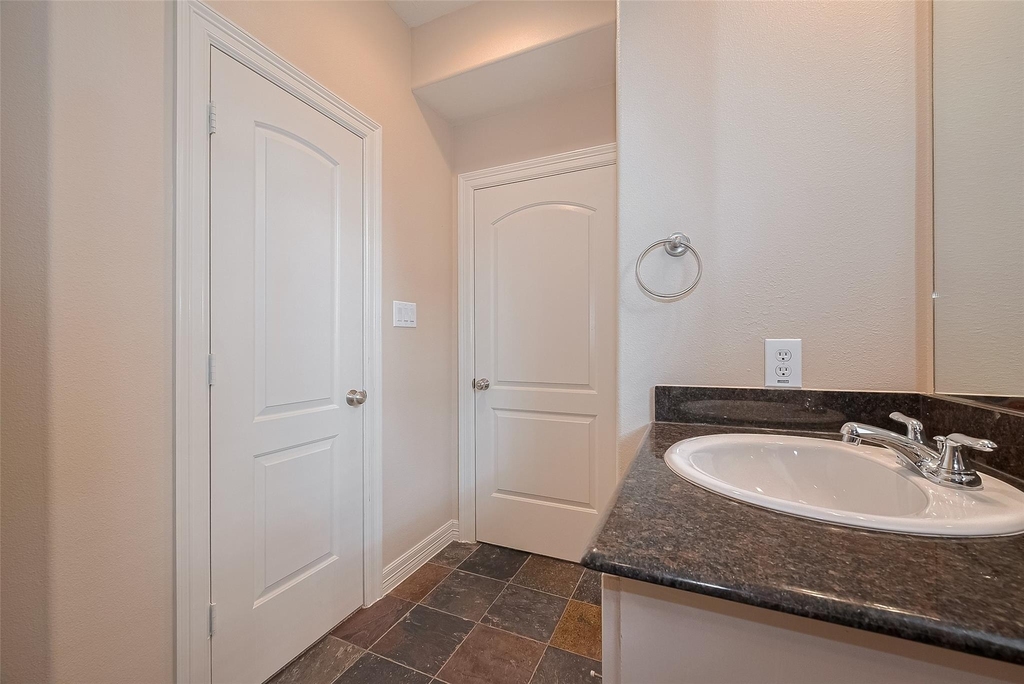 1419 Thompson Street - Photo 27