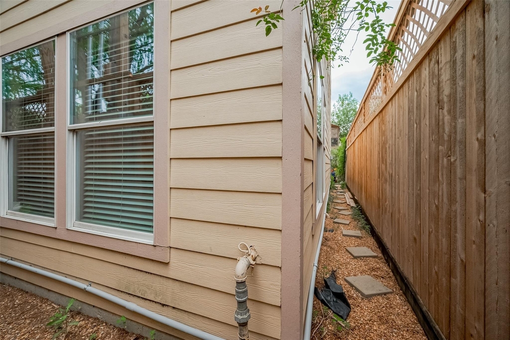 1419 Thompson Street - Photo 48