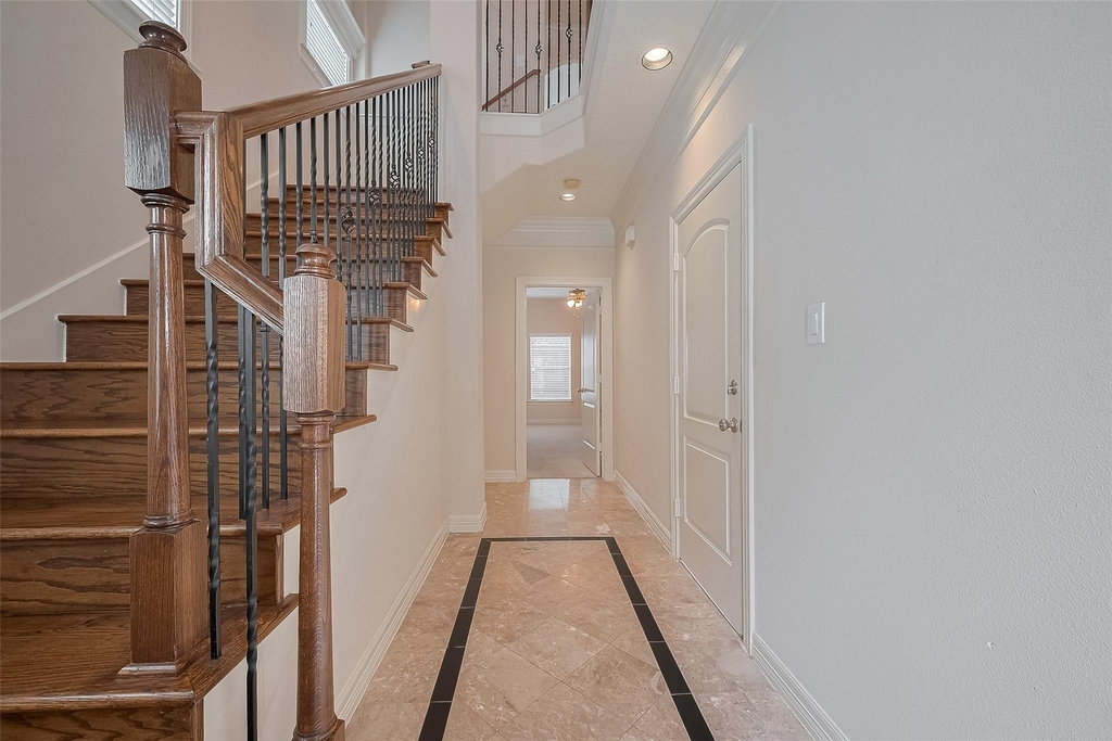 1419 Thompson Street - Photo 5