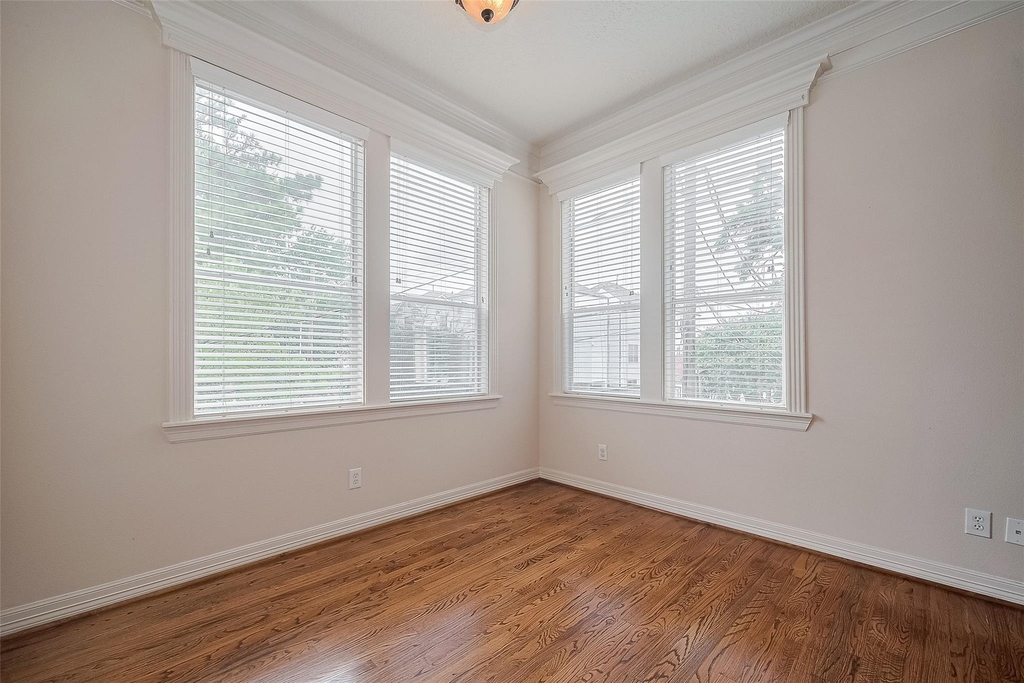 1419 Thompson Street - Photo 11