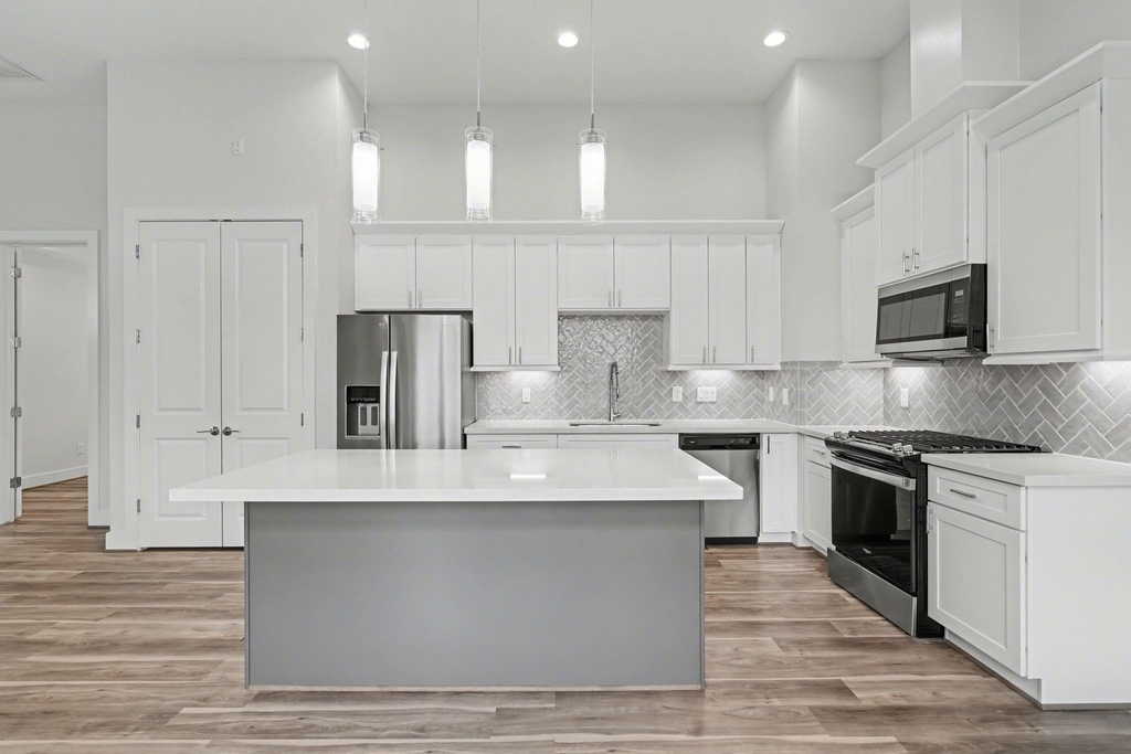 2504 W Tidwell Road - Photo 10