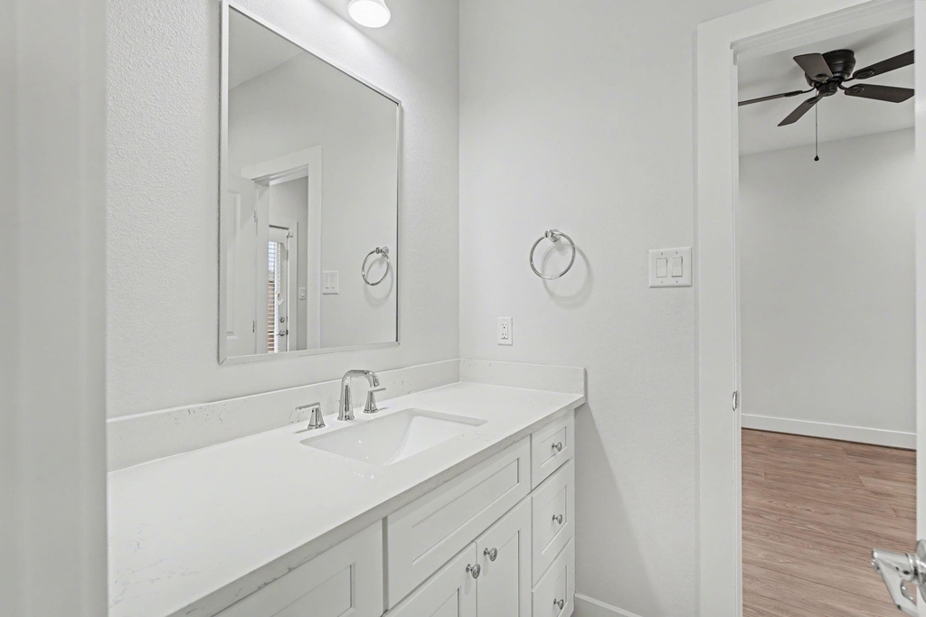 2504 W Tidwell Road - Photo 3