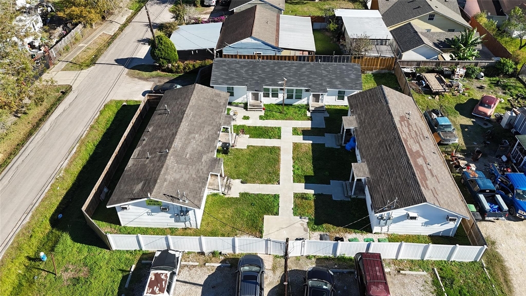 6901 Dumble Street - Photo 0