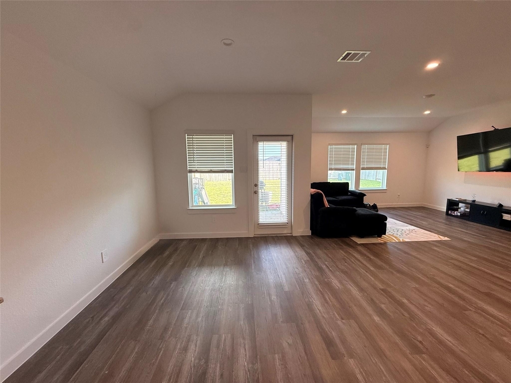 1210 Hughes Crossing Drive - Photo 6