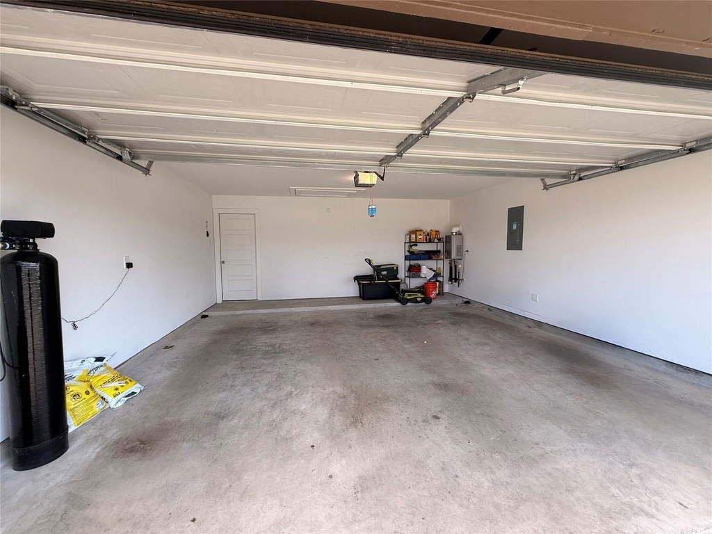 1210 Hughes Crossing Drive - Photo 21