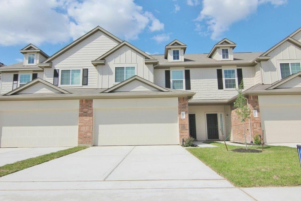 18130 Bethany Manor Court - Photo 0