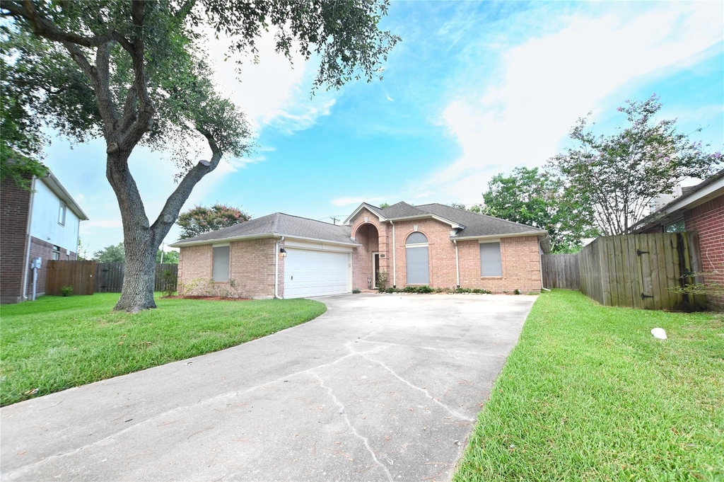 203 Colony Creek Drive - Photo 0