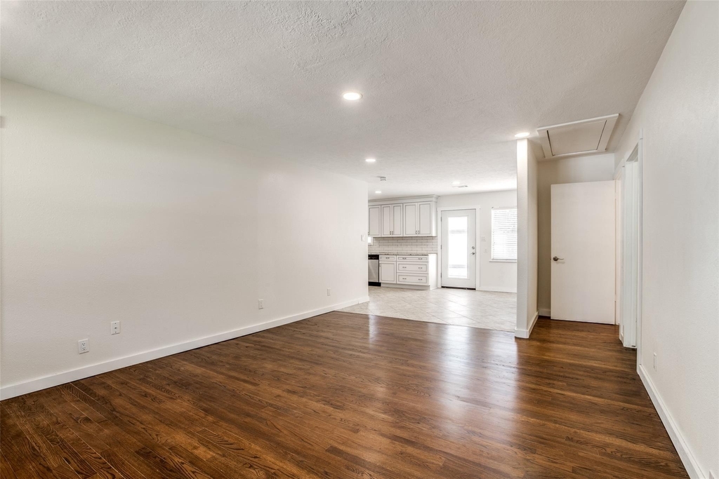 235 Live Oak Street - Photo 4