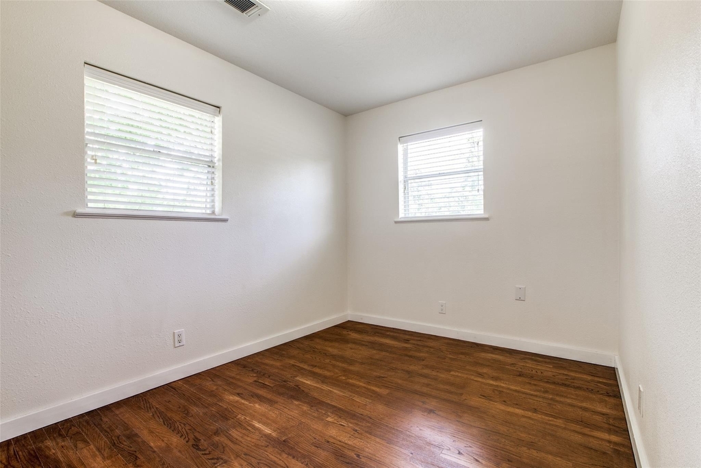 235 Live Oak Street - Photo 17