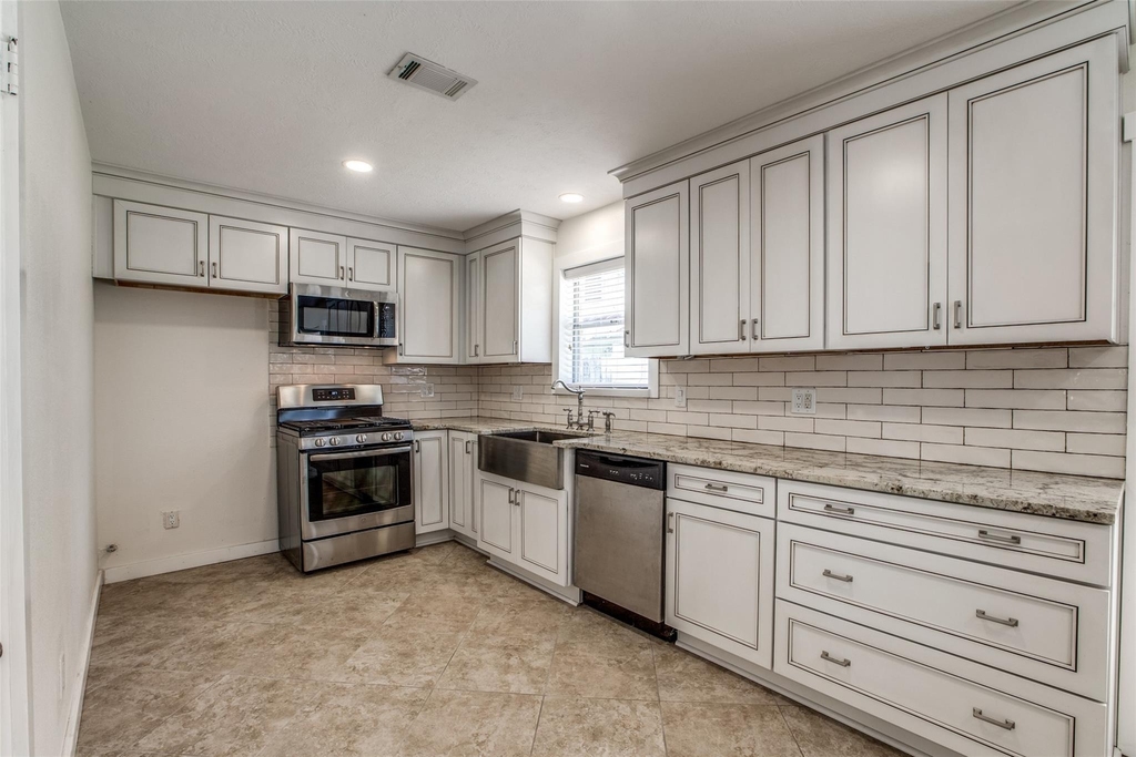 235 Live Oak Street - Photo 8