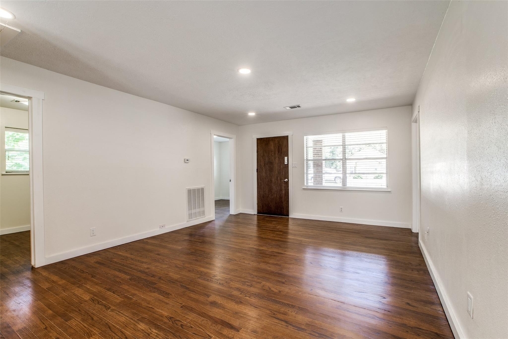235 Live Oak Street - Photo 3