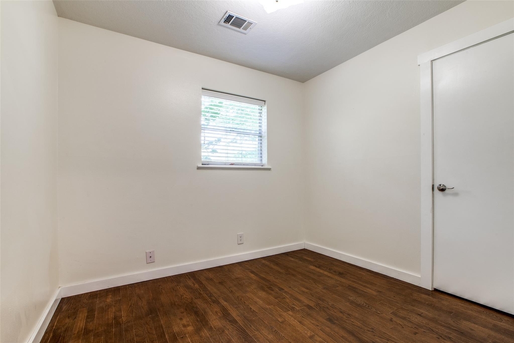 235 Live Oak Street - Photo 18