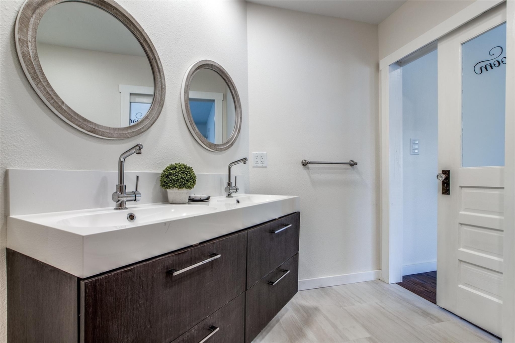 235 Live Oak Street - Photo 15