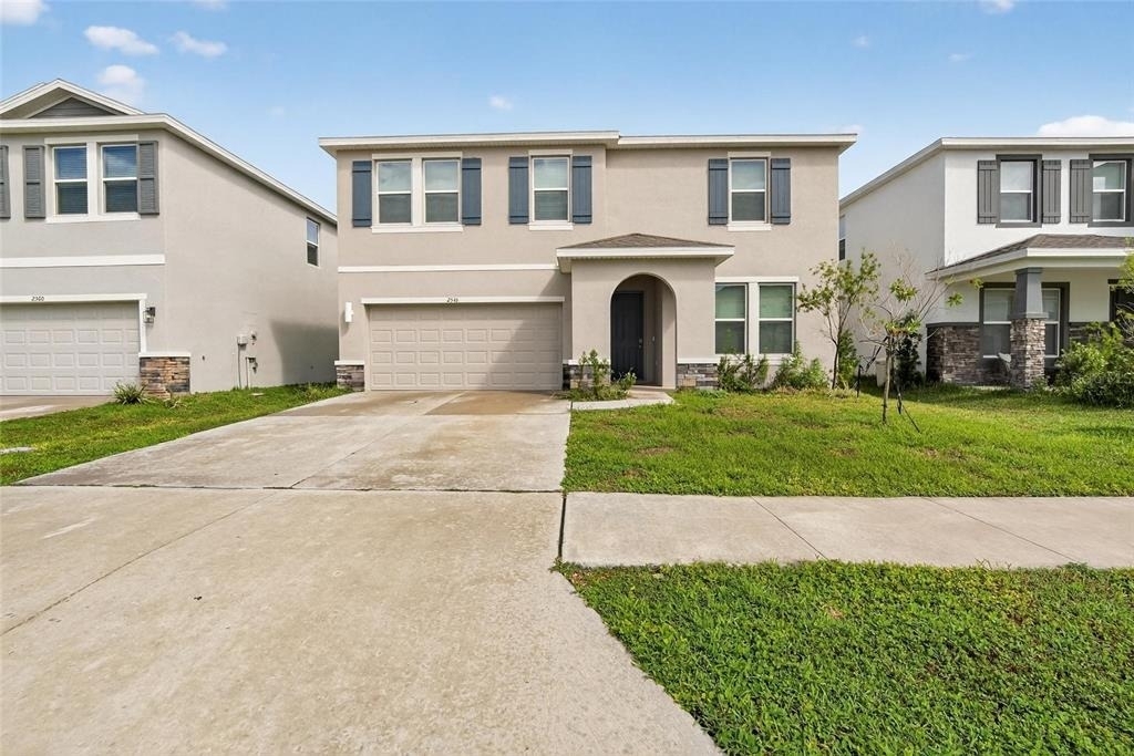 2546 Warren Acres Boulevard - Photo 0
