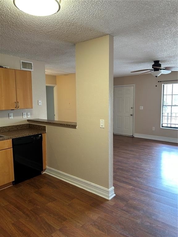 21027 Voyager Boulevard - Photo 4