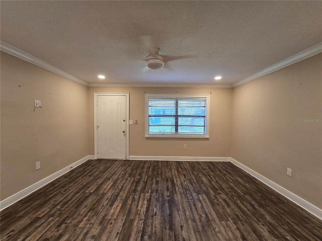 447 6th  Ne Avenue - Photo 2