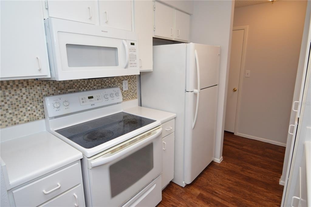8625 Mallard Reserve Drive - Photo 4