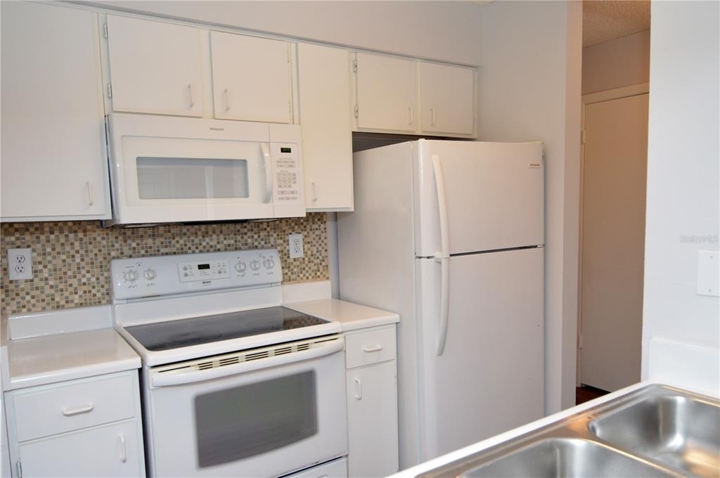 8625 Mallard Reserve Drive - Photo 3
