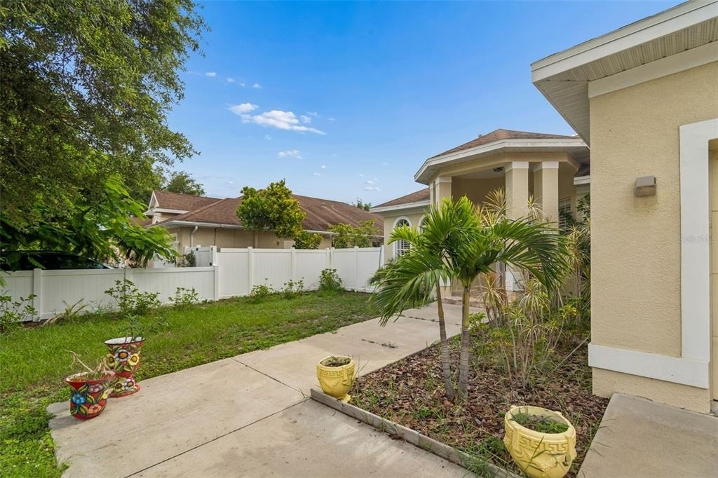 8040 57th Street N - Photo 6