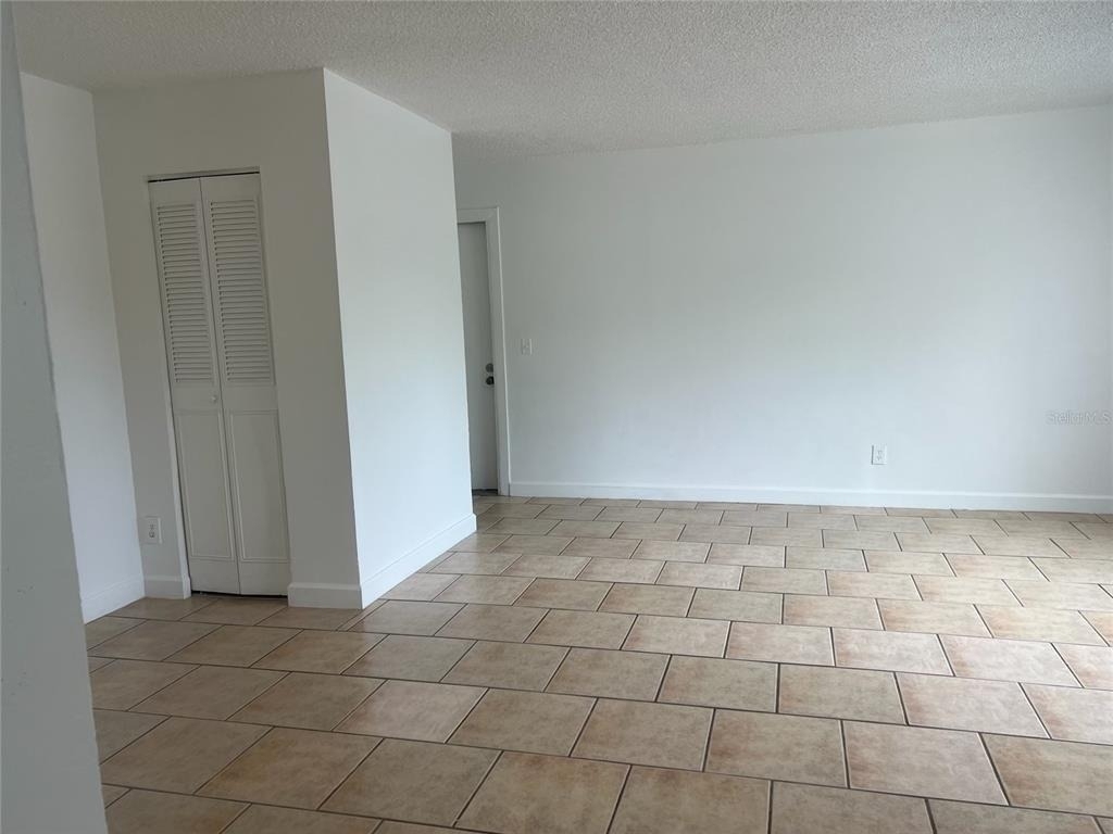 8701 4th Street N - Photo 6